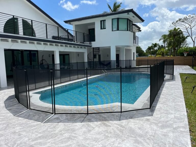 WhatsApp Image 2023-10-04 at 18.16.47 (1) - The Pool Fence Removable mesh pool fence installation 3